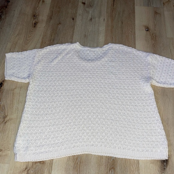 Soft summer cream sweater - Picture 4 of 8